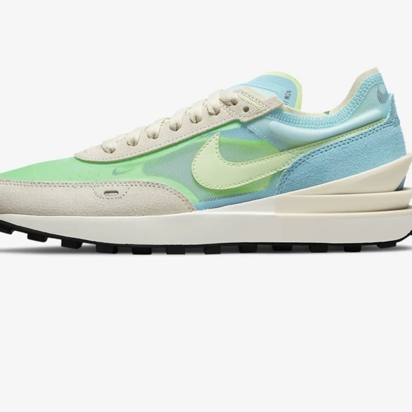 NIB Nike Waffle One Women’s Mesh Sneakers Lug Soles Sz 5.5 - Picture 3 of 10